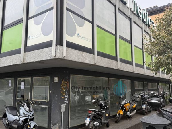 negozio in affitto a Roma in zona Rione Prati
