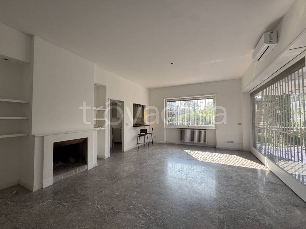 appartamento in affitto a Roma in zona EUR