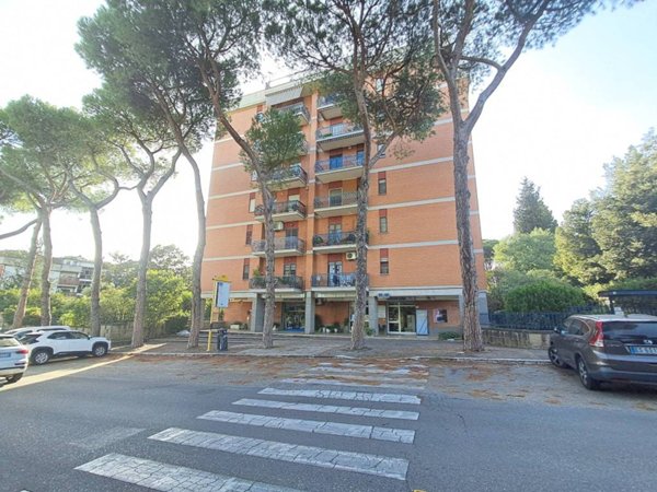 negozio in affitto a Roma in zona Labaro