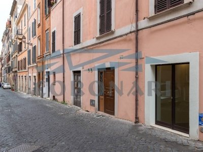 negozio in affitto a Roma in zona Esquilino