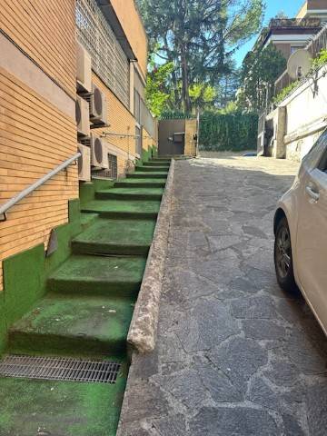 locale commerciale in affitto a Roma in zona Della Vittoria