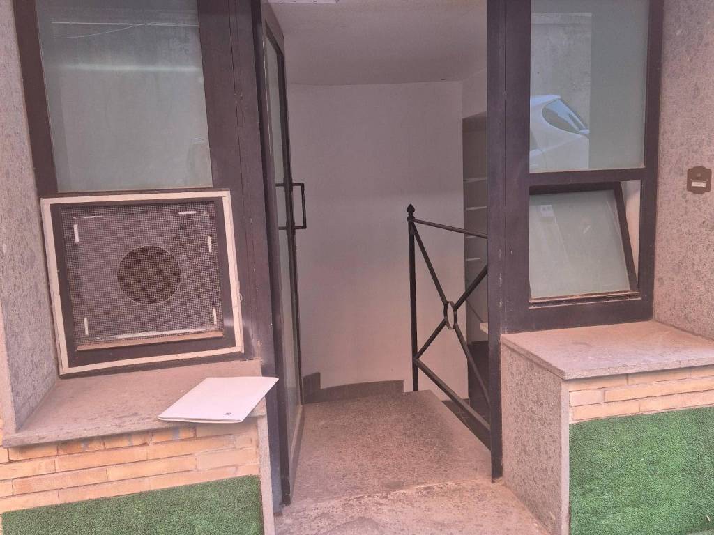 locale commerciale in vendita a Roma in zona Della Vittoria