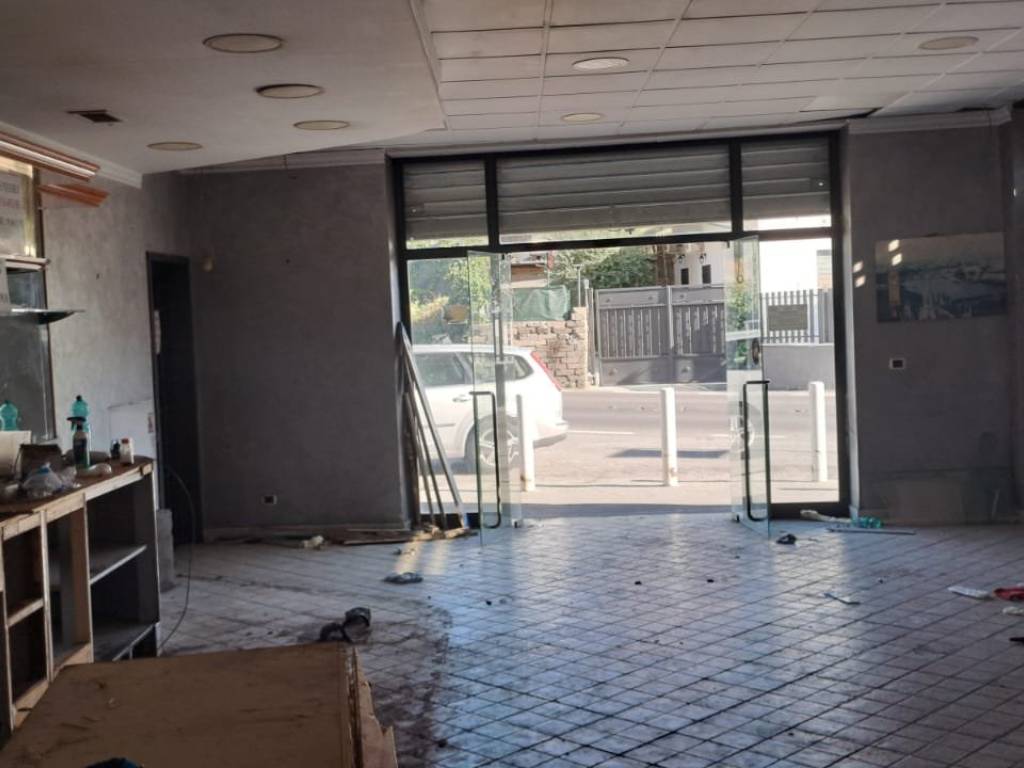 negozio in affitto a Roma in zona Borghesiana