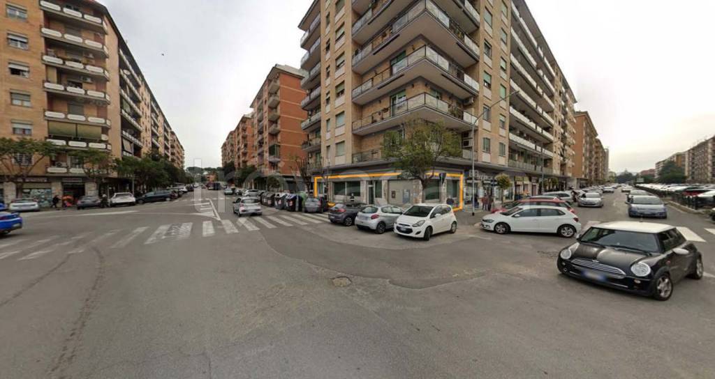 negozio in affitto a Roma in zona Tuscolano