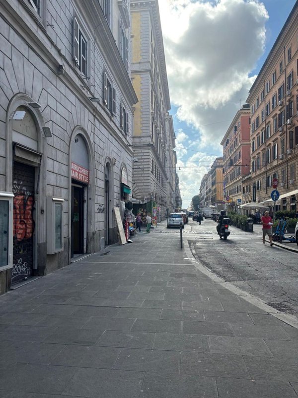 locale commerciale in affitto a Roma in zona Castro Pretorio
