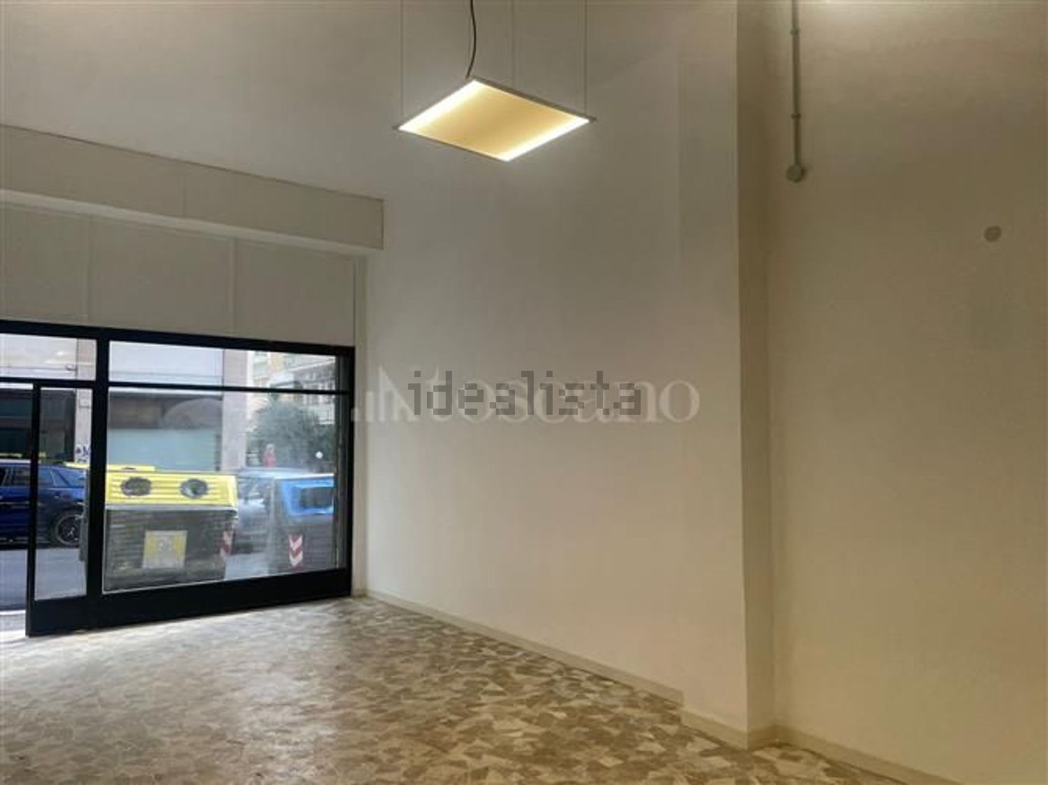 locale commerciale in affitto a Roma