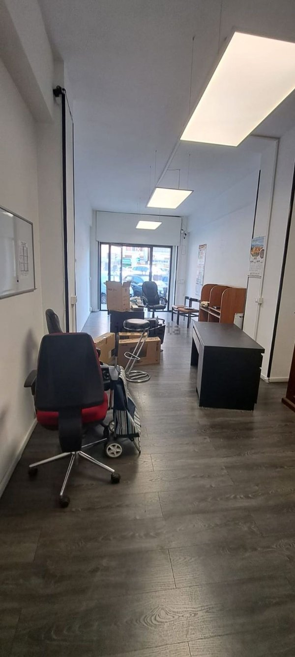 locale commerciale in affitto a Roma in zona Tuscolano