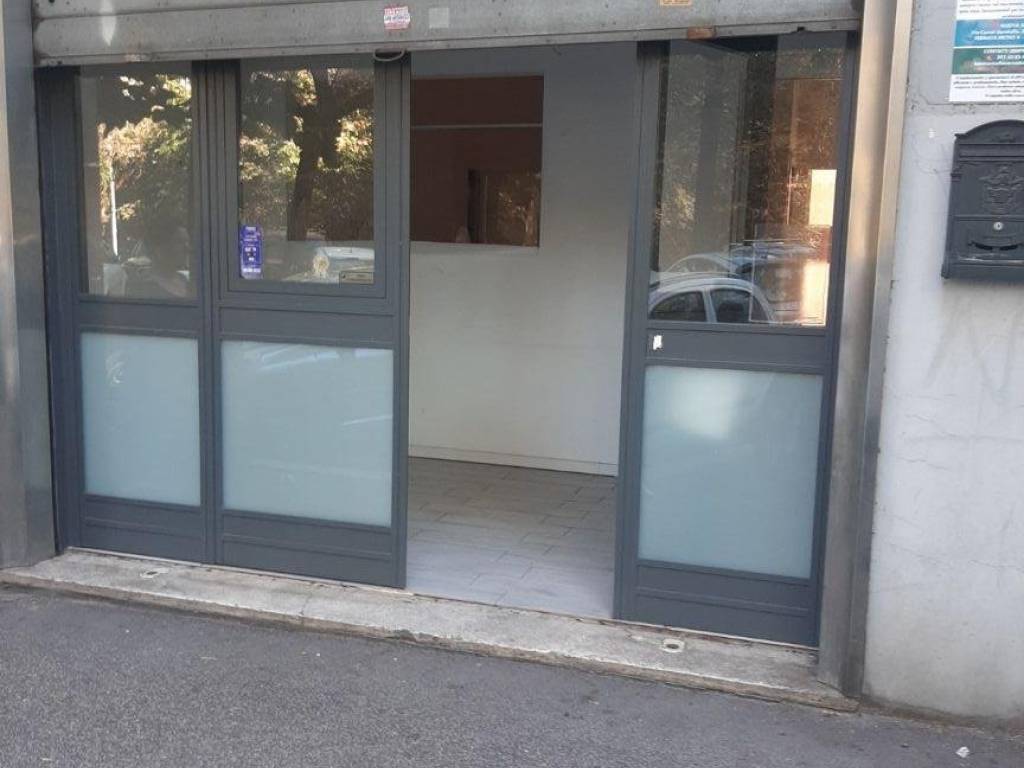 negozio in affitto a Roma in zona Tuscolano