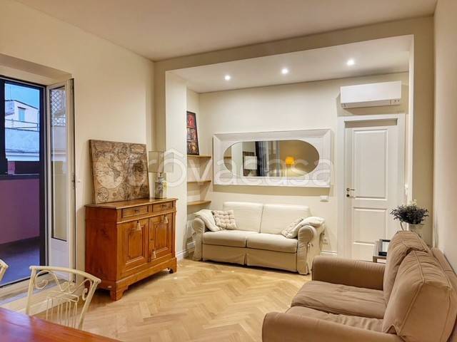 appartamento in affitto a Roma in zona Trevi-Colonna