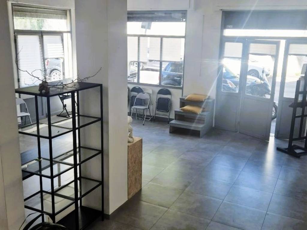 negozio in affitto a Roma in zona Ardeatino