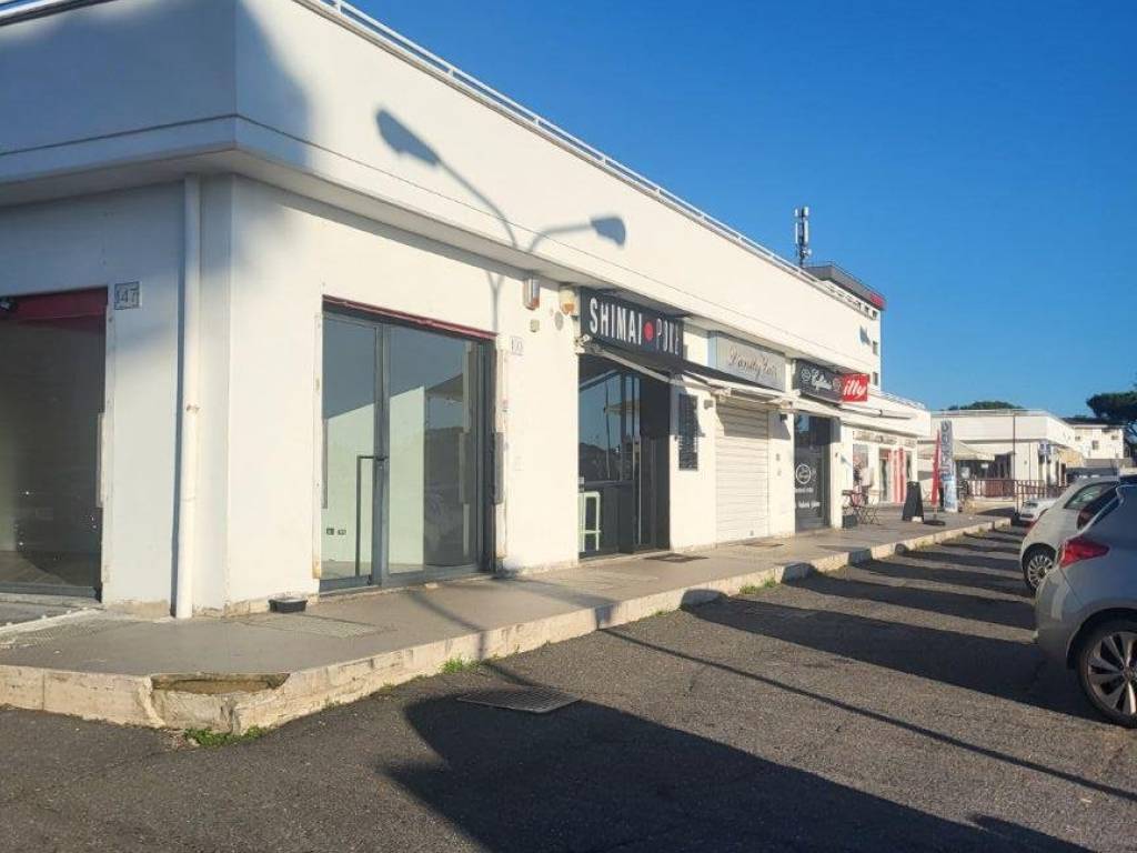 negozio in affitto a Roma in zona Axa