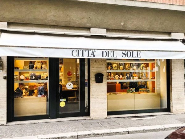 negozio in affitto a Roma in zona Pietralata