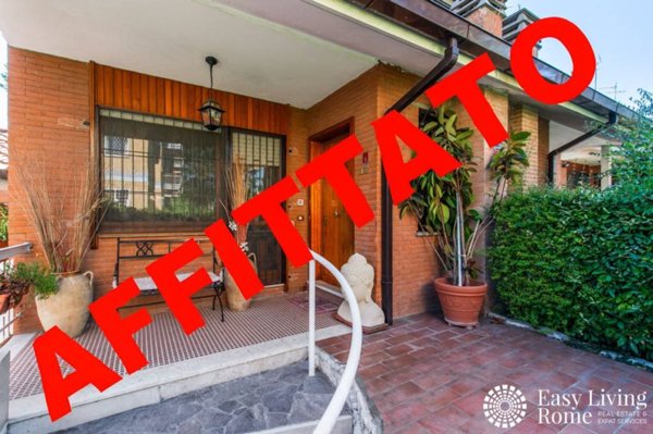 casa indipendente in affitto a Roma in zona Tomba di Nerone