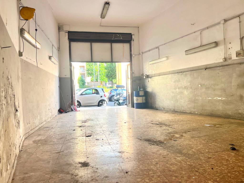 negozio in affitto a Roma