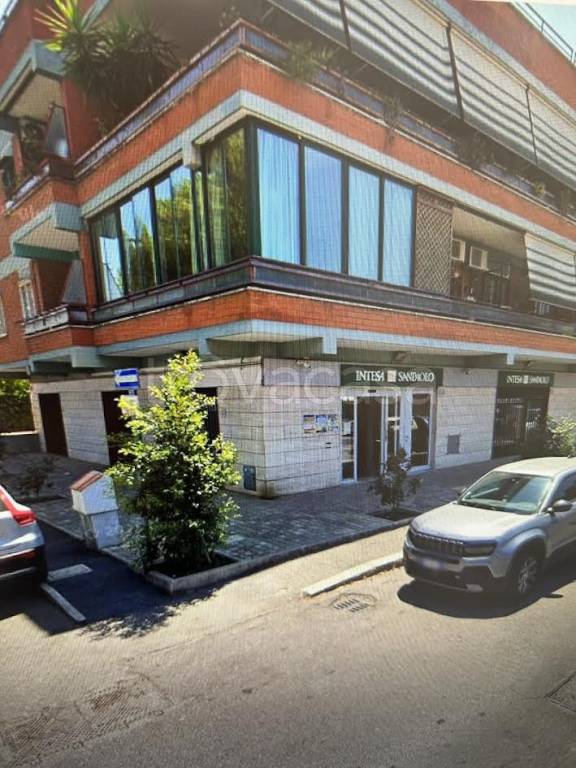 negozio in affitto a Roma