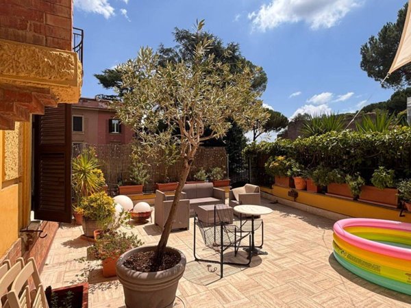 casa indipendente in affitto a Roma in zona Appio Latino