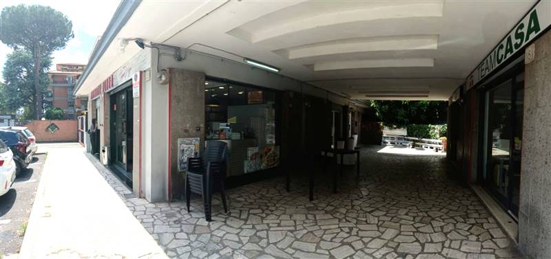negozio in affitto a Roma in zona Casal Morena