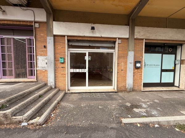 locale commerciale in affitto a Roma in zona Portuense