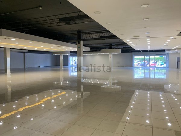 locale commerciale in affitto a Roma in zona Torre Maura