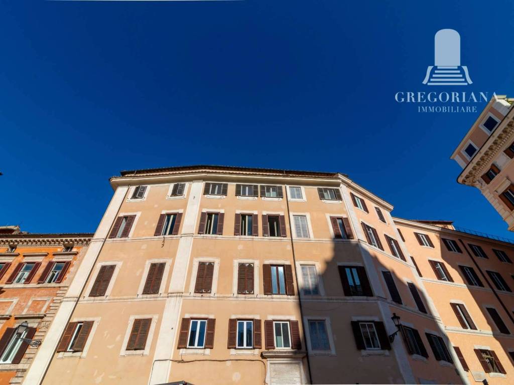 appartamento in affitto a Roma in zona Trevi-Colonna