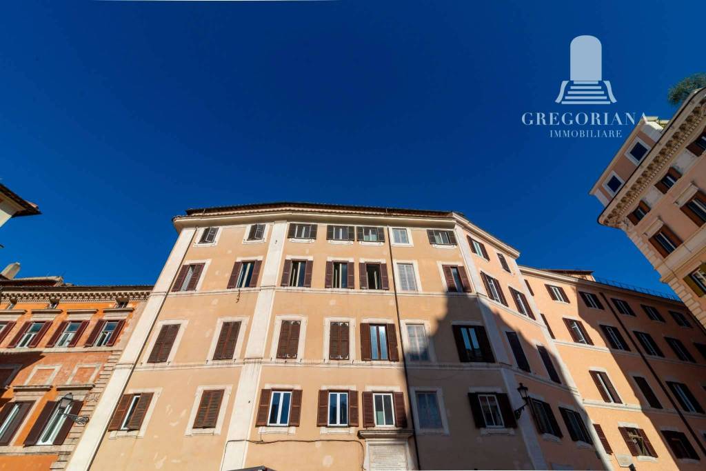 appartamento in affitto a Roma in zona Trevi-Colonna