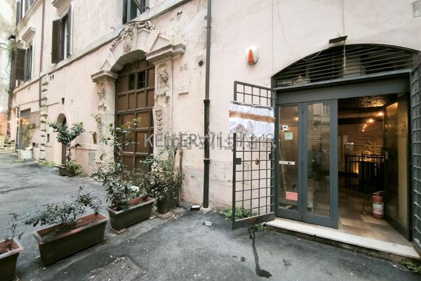 locale commerciale in affitto a Roma in zona Campo Marzio