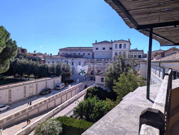 appartamento in affitto a Roma in zona Trevi-Colonna