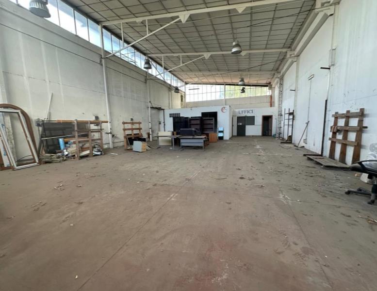 locale commerciale in affitto a Roma in zona Casal Morena