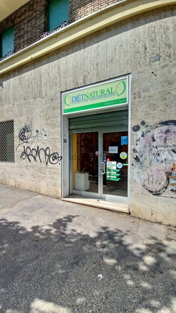 locale commerciale in affitto a Roma in zona Appio Latino