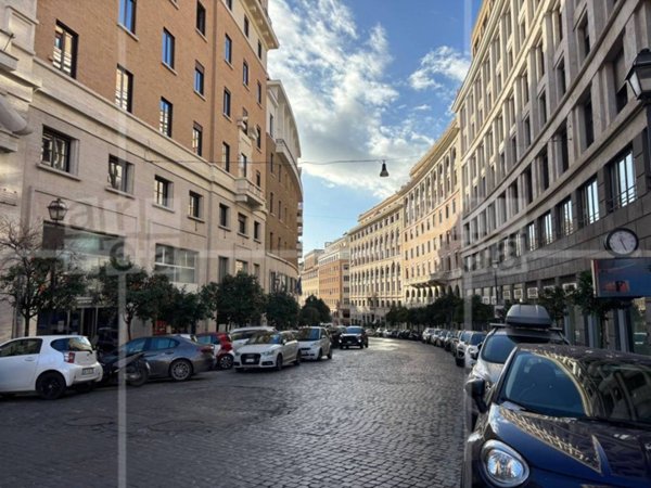 ufficio in affitto a Roma in zona Trevi-Colonna