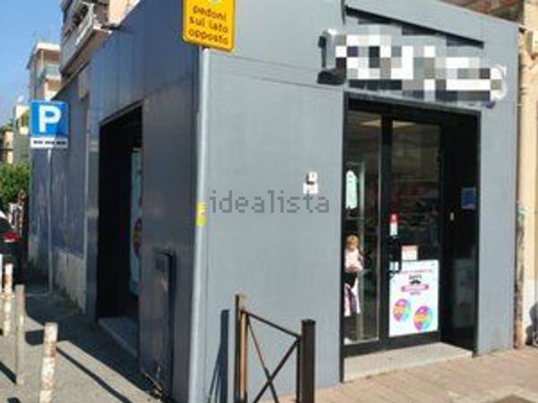 locale commerciale in affitto a Roma in zona Torre Maura