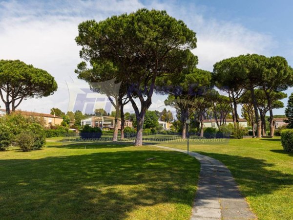 casa indipendente in affitto a Roma in zona Casal Palocco