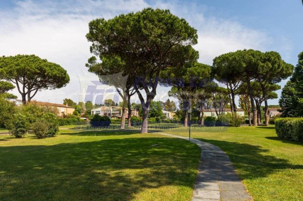 casa indipendente in affitto a Roma in zona Casal Palocco