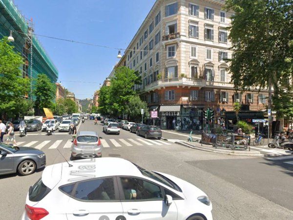 negozio in affitto a Roma
