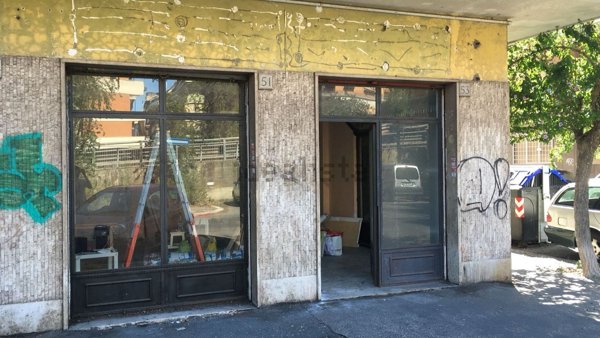 negozio in affitto a Roma in zona Ostia