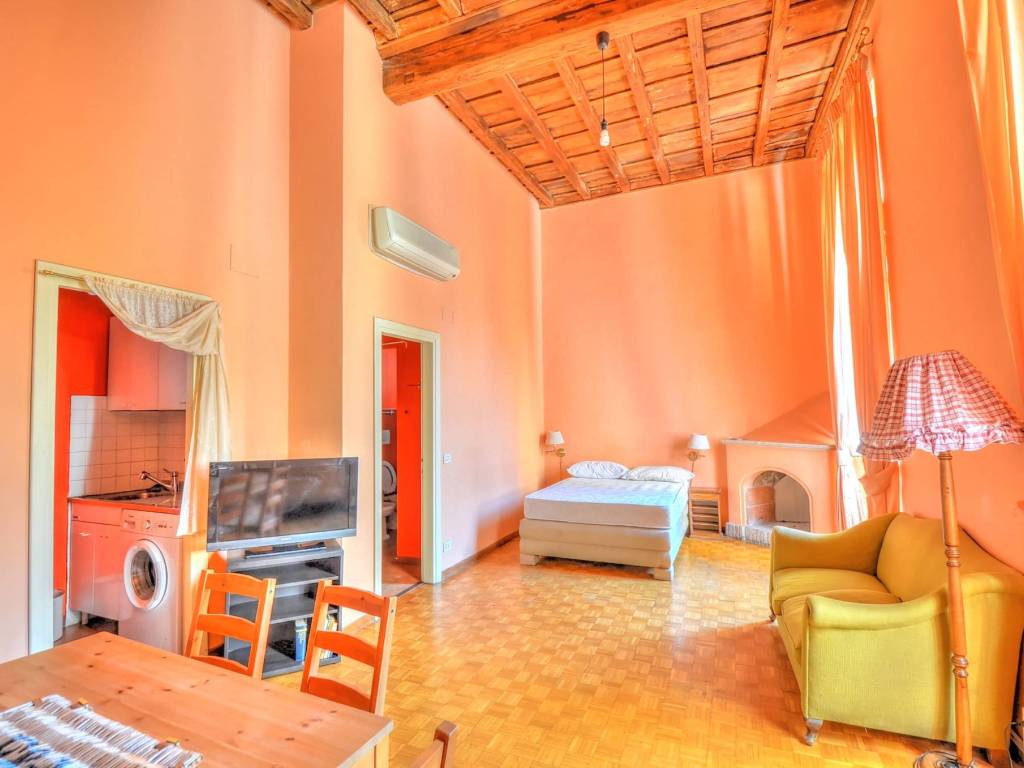 appartamento in affitto a Roma in zona Parione/Sant'Eustachio