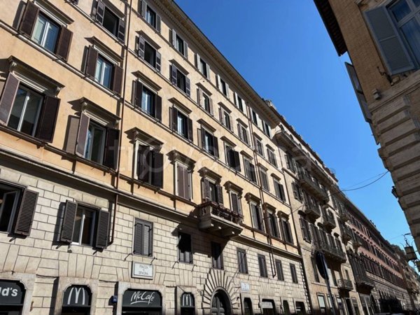 appartamento in affitto a Roma in zona Trevi-Colonna