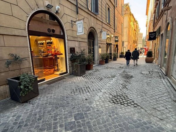 negozio in affitto a Roma in zona Campo Marzio