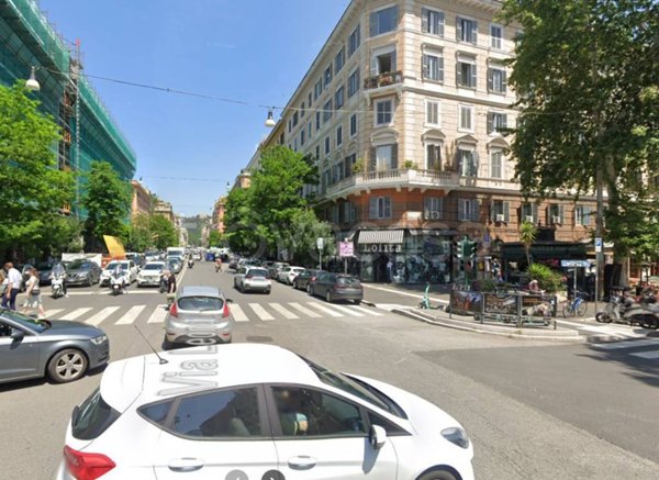 negozio in affitto a Roma in zona Rione Prati