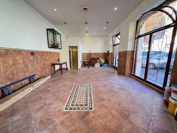 negozio in affitto a Roma in zona Appio Latino