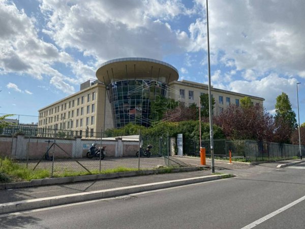 ufficio in affitto a Roma in zona Ostiense