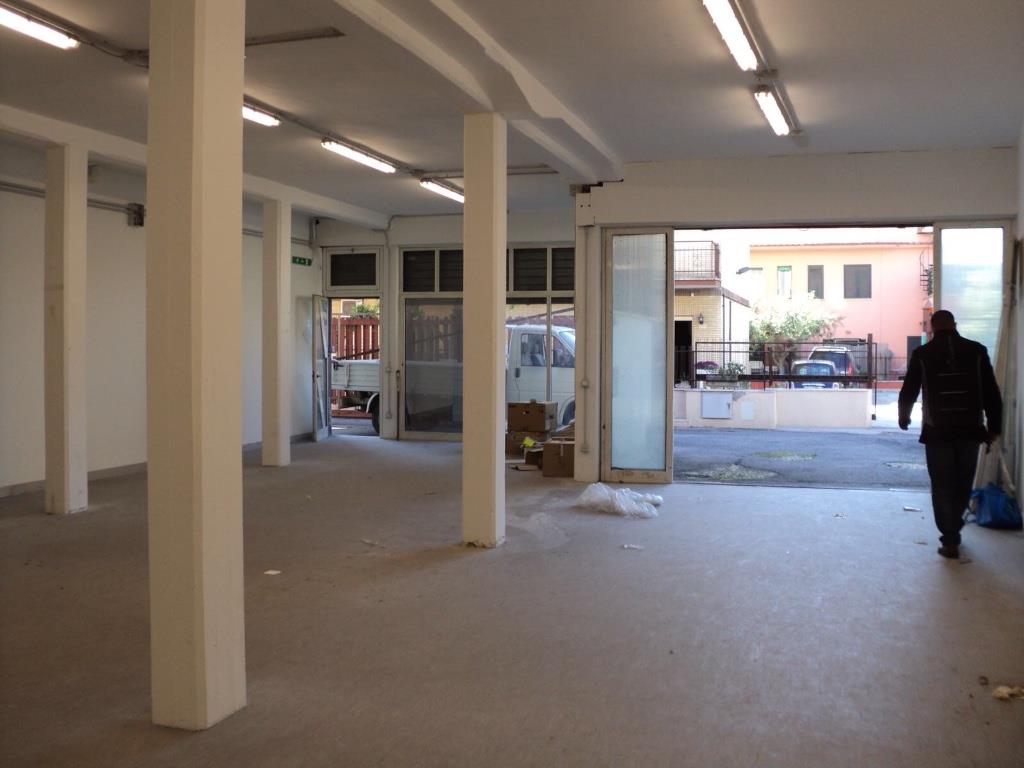 locale commerciale in affitto a Roma in zona Salario