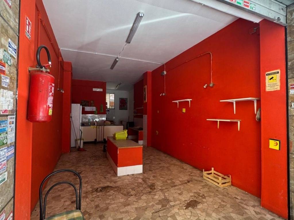 negozio in affitto a Roma in zona Cinecittà