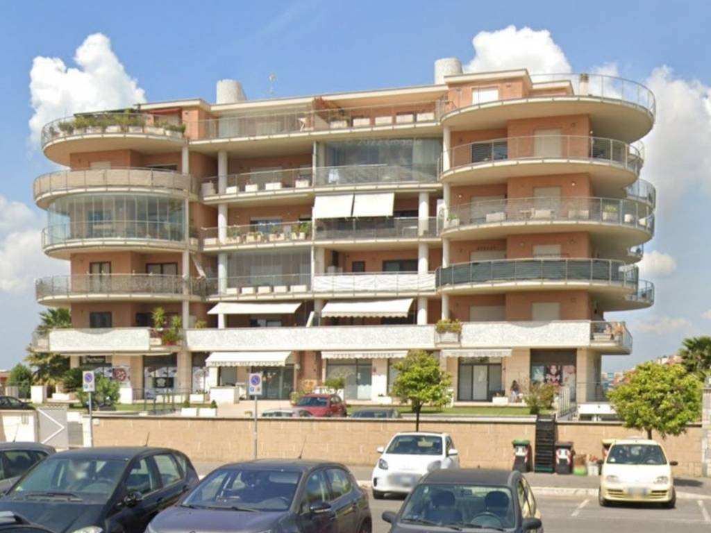 negozio in affitto a Roma in zona Mezzocammino