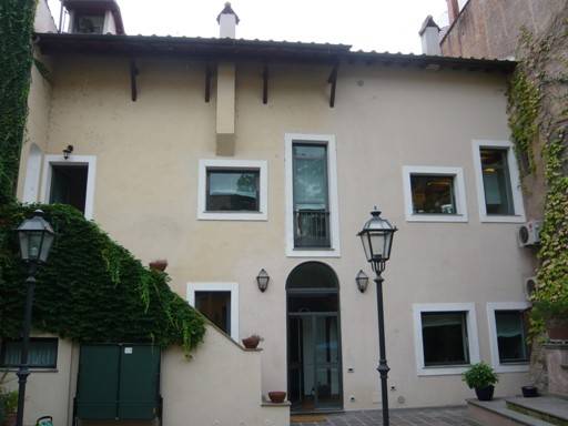 casa indipendente in affitto a Roma in zona Testaccio