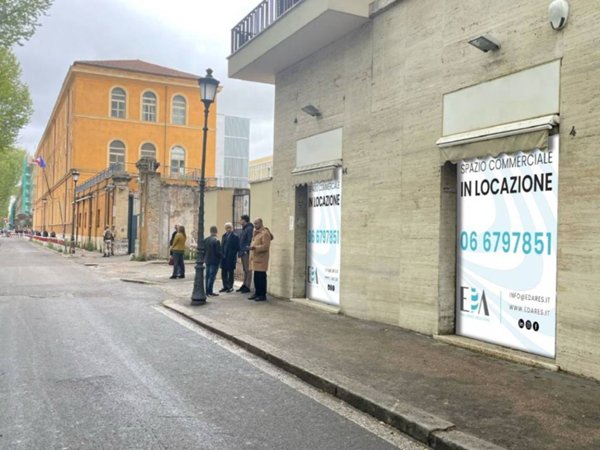 negozio in affitto a Roma in zona Rione Prati