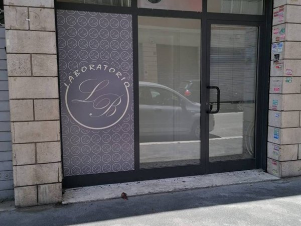 negozio in affitto a Roma in zona Appio Latino