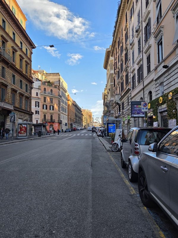 locale commerciale in affitto a Roma in zona Rione Monti/Campitelli