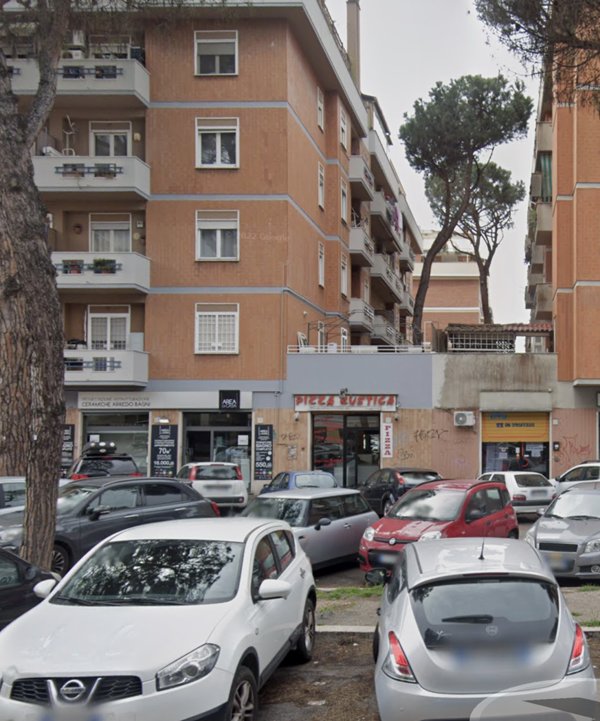 negozio in affitto a Roma in zona Ostia