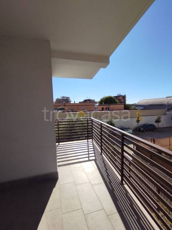 appartamento in affitto a Roma in zona Torre Angela